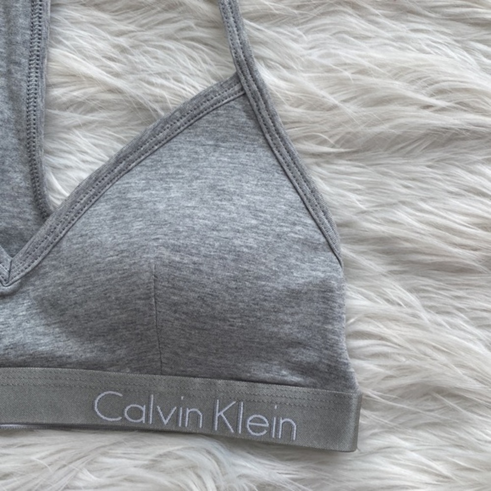 Calvin‎ Klein | V-neck Racerback Bralette - Picture 6 of 11